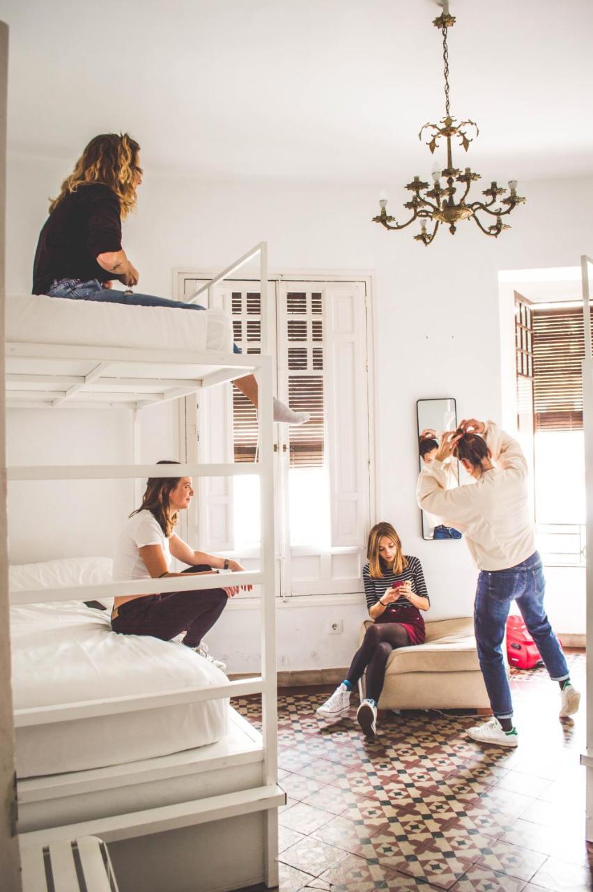 Bed And Be Hostal *